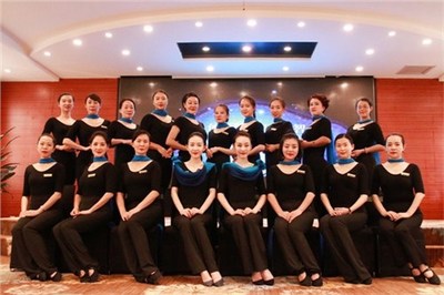 昆明禮儀培訓學院與云南皇禮禮儀學院 專業禮儀服務的引領者